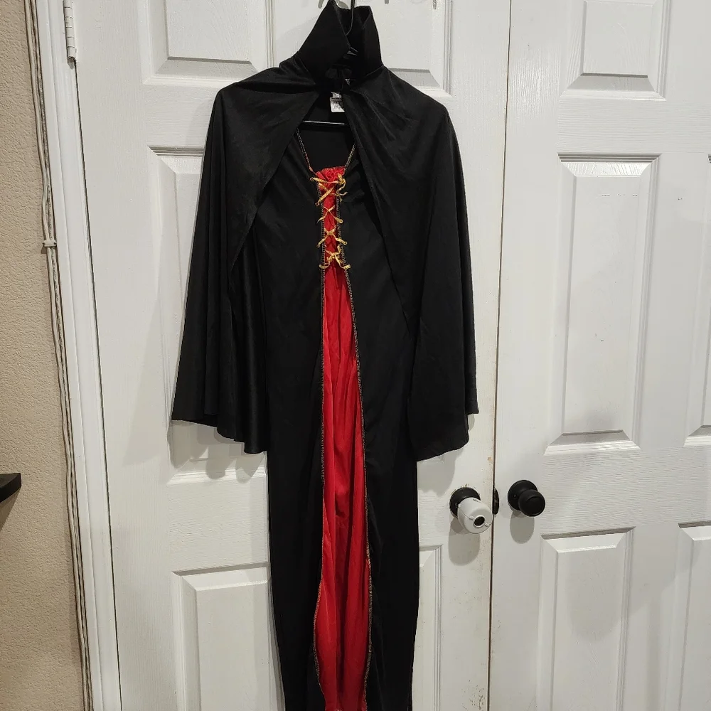 💕3/$15💕 Girls Vampire Costume